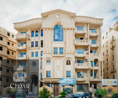 شقة 2 غرفة نوم للبيع في 6 أكتوبر، الجيزة - شقة للبيع في المستثمر الصغير 100م موقع مميز علي طريق الواحات المستثمر الصغير 6 أكتوبر