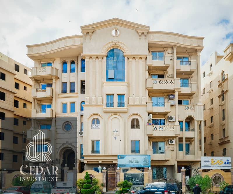 شقة للبيع في المستثمر الصغير 100م موقع مميز علي طريق الواحات المستثمر الصغير 6 أكتوبر