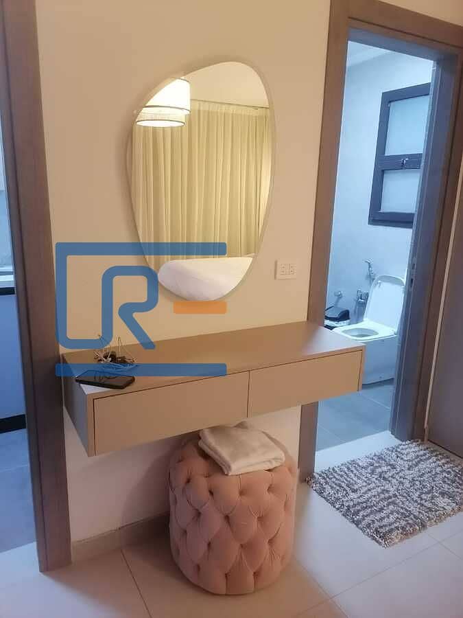 8 b77ef0a6-f444-4daa-8c1d-082684ad9f97. jpg