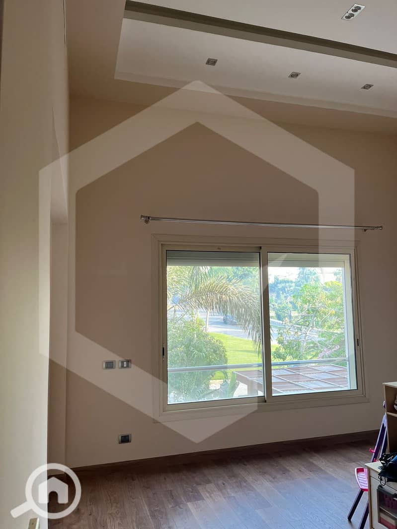 6 Solitaire Palm Hills 6. jpg
