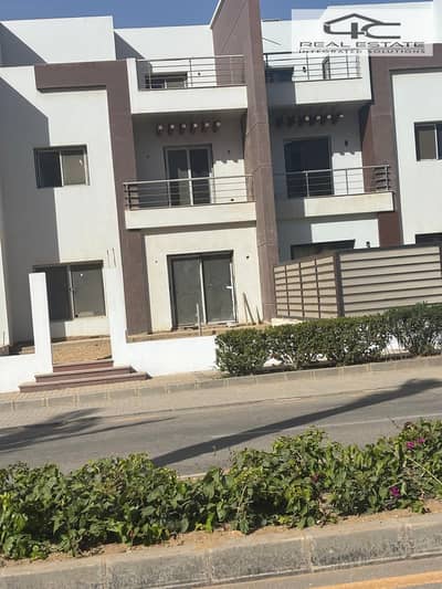 3 Bedroom Townhouse for Sale in New Cairo, Cairo - WhatsApp Image 2025-05-25 at 4.13. 13 PM. jpeg 3 Bedroom Townhouse for Sale in New Cairo, Cairo - WhatsApp Image 2025-05-25 at 4.13. 13 PM. jpeg