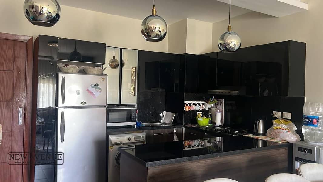 4 557130ec-4425-44c8-847f-8610d96c545b. jpg