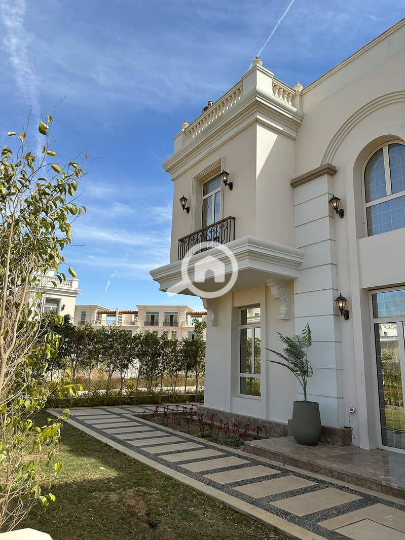 11 351744e4-a42f-47c5-8259-dc4dbe33691c. jpg