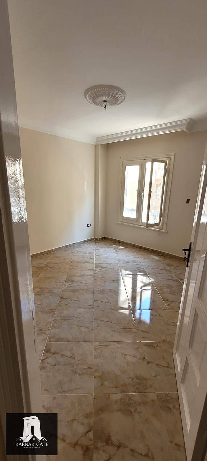 2 057e4a3d-78e3-4979-a41a-0aa8234eda55. jpg