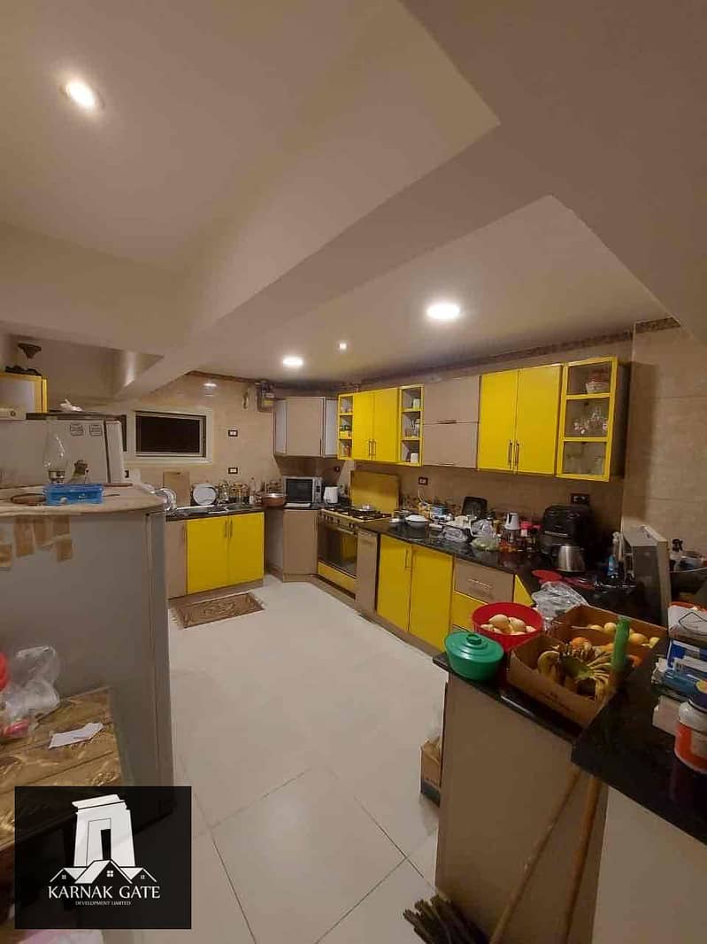 10 e60b327b-ecde-4b8c-8be0-b769f6f3b8eb. jpg