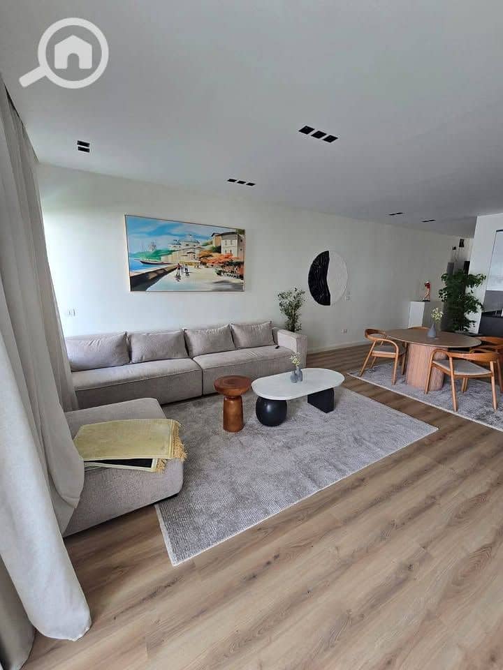 8 547640801_24179377975097849_5280433294166882520_n. jpg