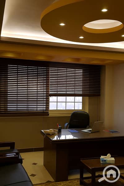 Office for Rent in New Cairo, Cairo - 20250713_0950_مكتب بمتعلقات وستائر_remix_01k018nga1f5ct9f0w8hb0m78g. png