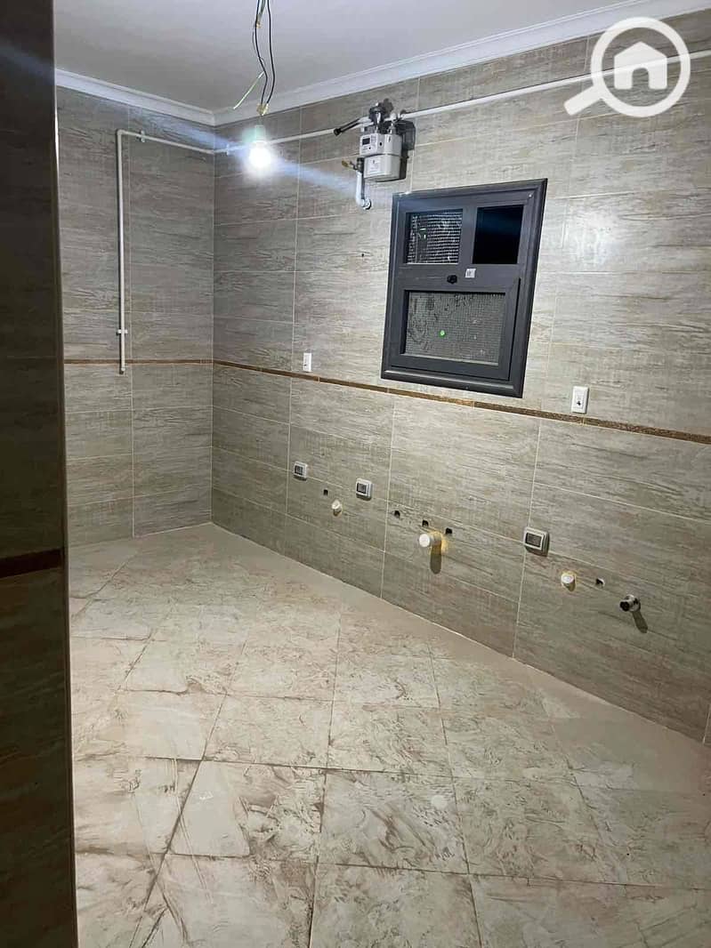 4 382161b7-0ceb-4b2c-baaf-a24cef00b0f2. jpg