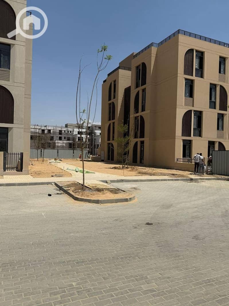 10 339b3767-bb70-4108-b76a-fbf0b6c2db7d. jpeg