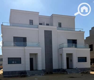 5 Bedroom Twin House for Sale in Sheikh Zayed, Giza - WhatsApp Image 2025-08-11 at 4.11. 38 PM. jpeg