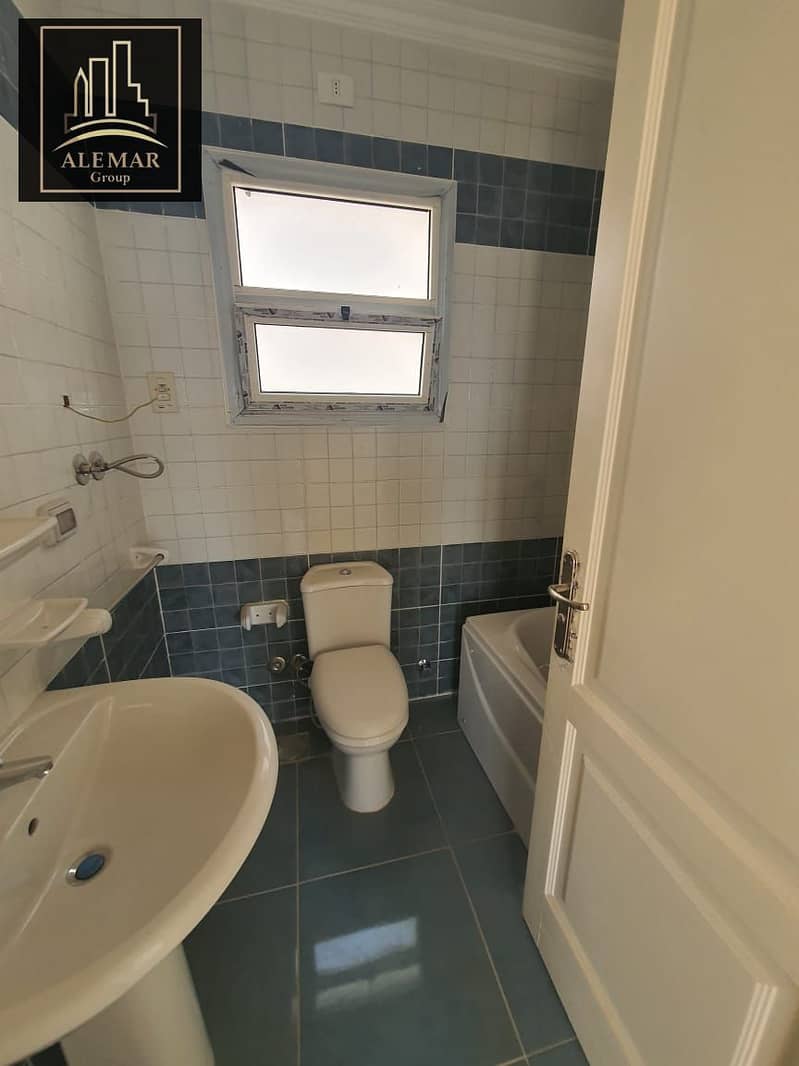 9 b82bd0cd-ad10-4d5f-af93-dcdec0a41e32. jpeg