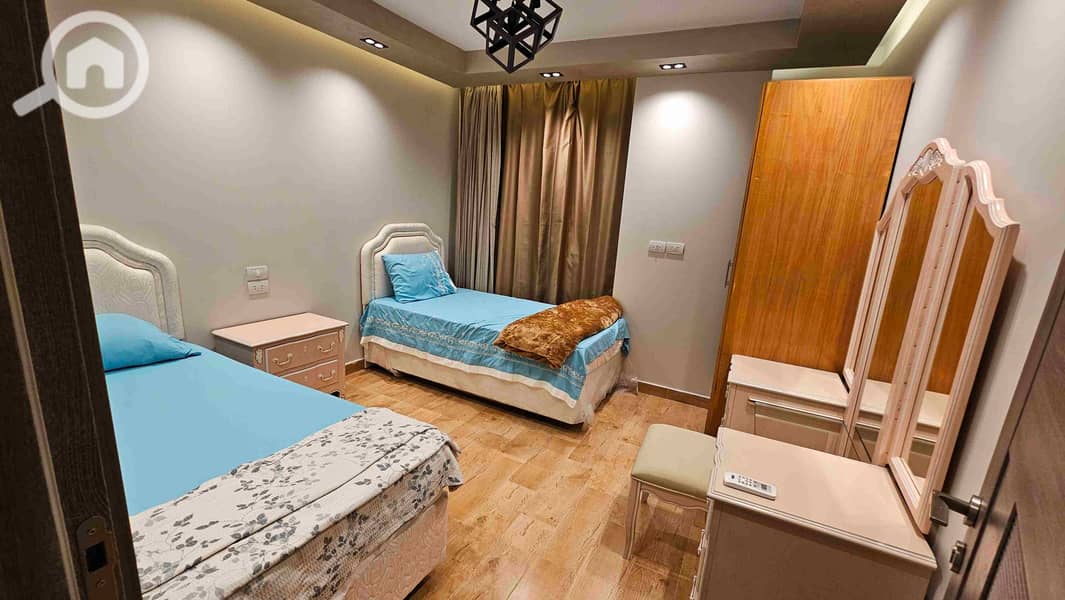 5 20250924_195600. jpg