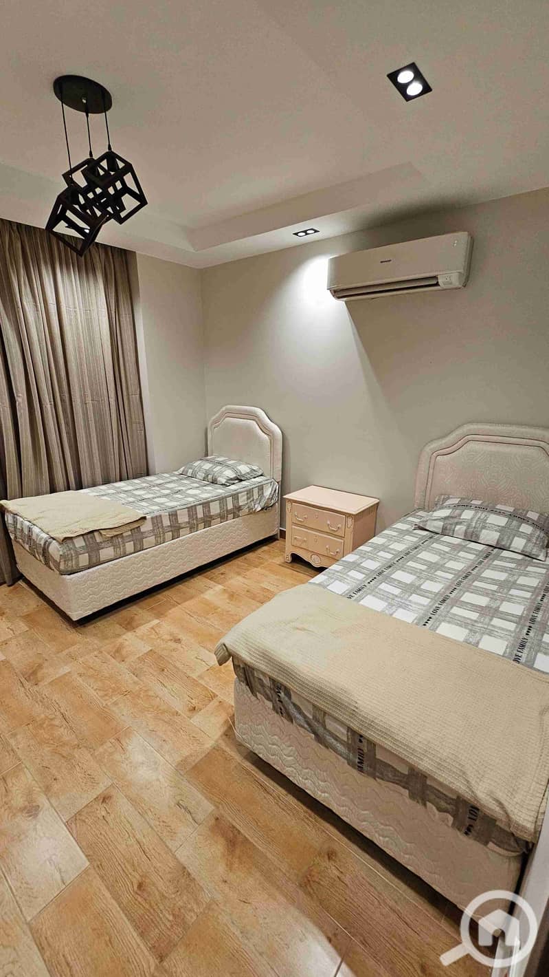 6 20250924_195620. jpg