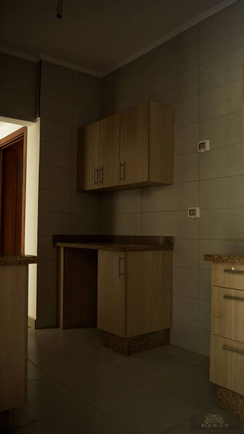 24 stills. 00_05_35_02. Still012. jpg