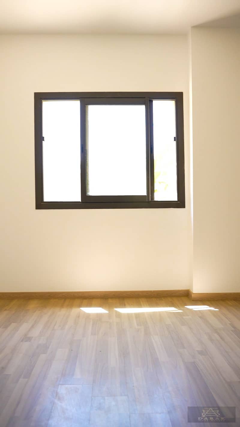 22 stills. 00_04_45_23. Still009. jpg