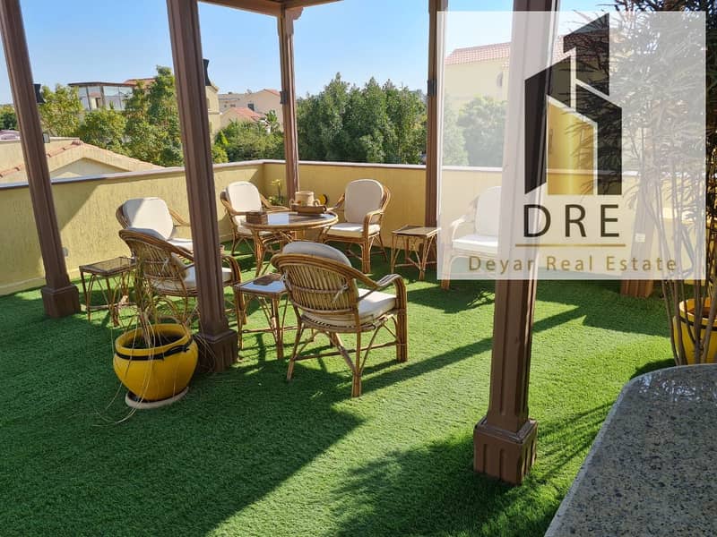 12 aa398c14-2c2a-418f-abc8-47b98b6b3e31. jpg