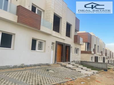 تاون هاوس 4 غرف نوم للبيع في القاهرة الجديدة، القاهرة - WhatsApp Image 2024-12-08 at 1.05. 06 PM (2). jpeg