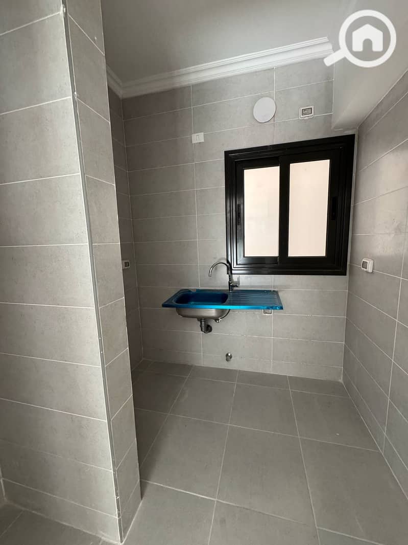 10 WhatsApp Image 2025-03-04 at 2.05. 38 PM. jpeg