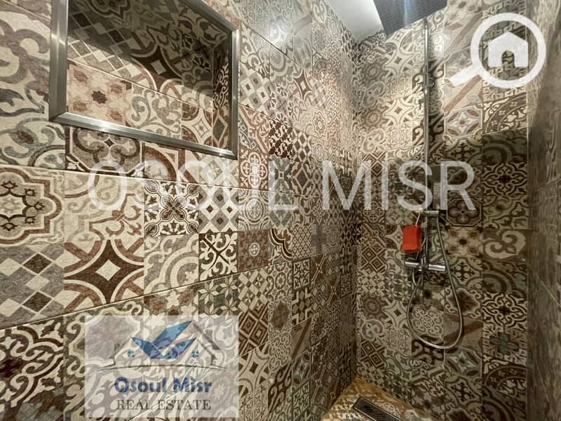 12 043b4ce7-e1b0-4e7b-8539-b275305c1272. jpeg