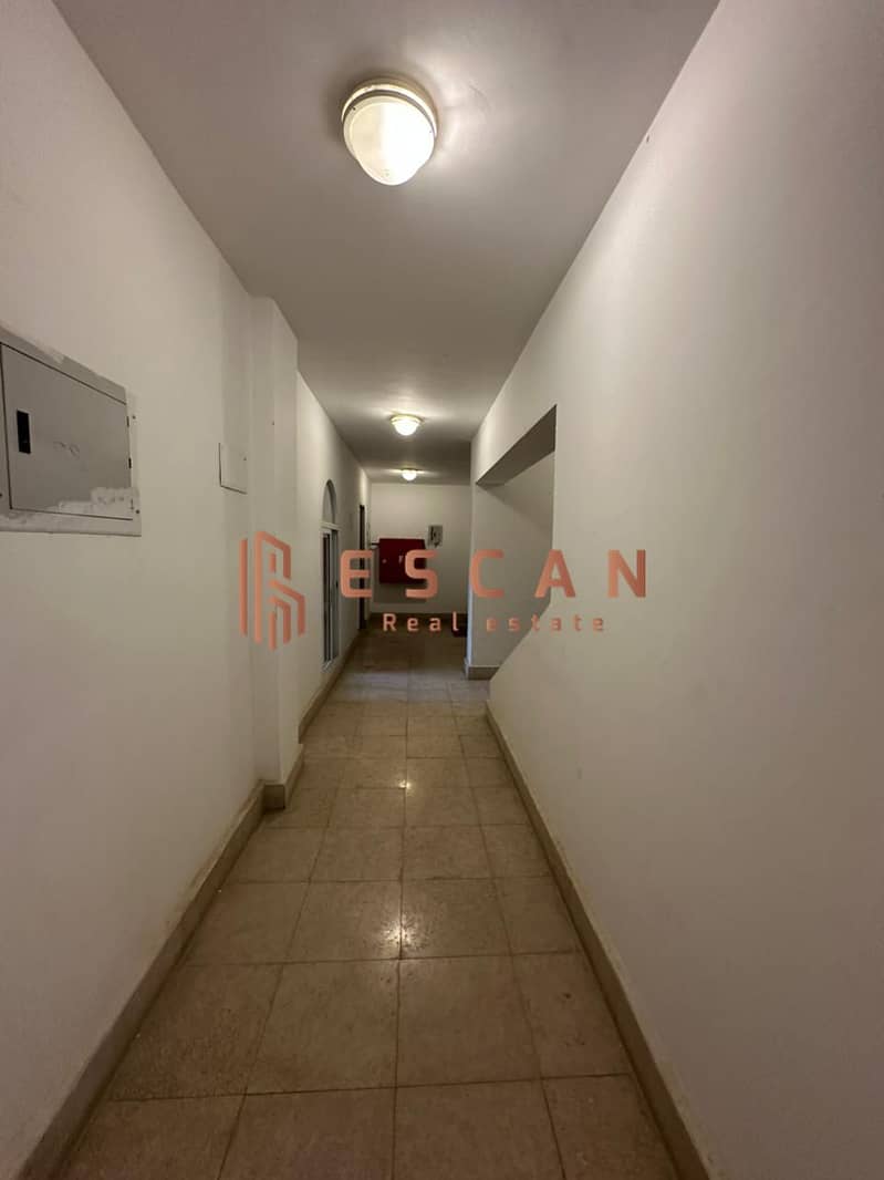 7 U389476. jpg