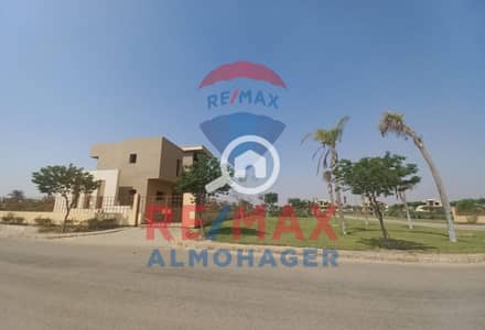 3 Bedroom Villa for Sale in Sheikh Zayed, Giza - 4bc672bc-f124-42a9-8612-418f96ef3653. jpg