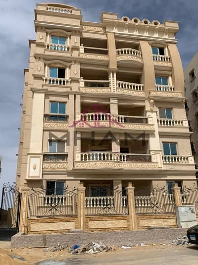 3 Bedroom Flat for Sale in New Cairo, Cairo - photo_5931376443554646503_y. jpg