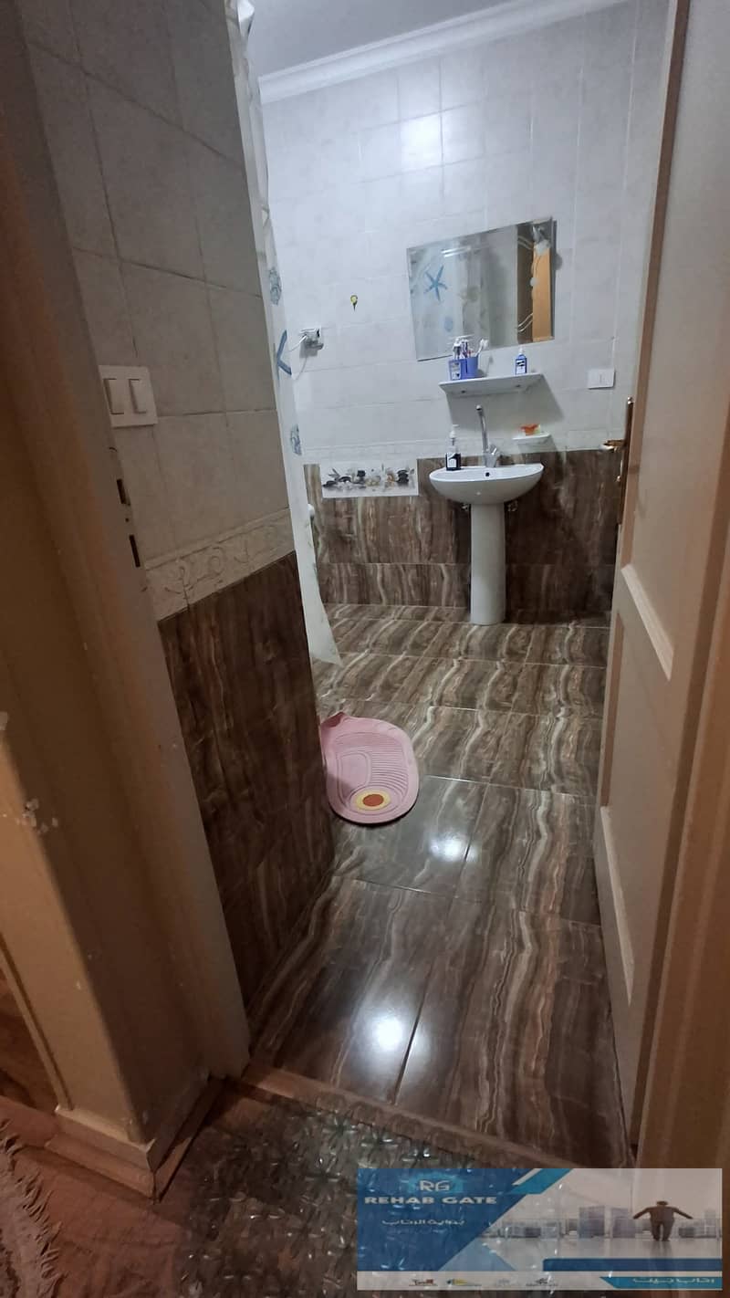 10 30702e6a-cae7-47d8-b812-ec793502d2f8. jpg