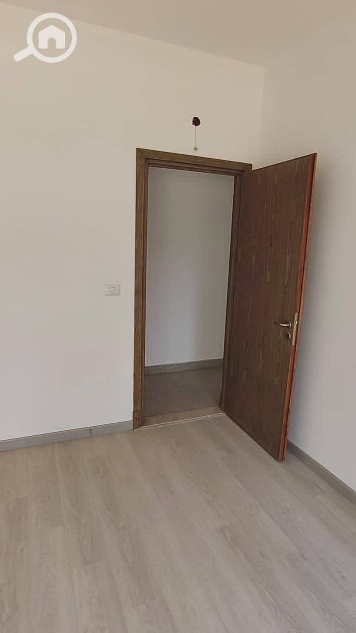 4 5d28599b-35ce-4902-abdf-611bc99fbf3e. jpg