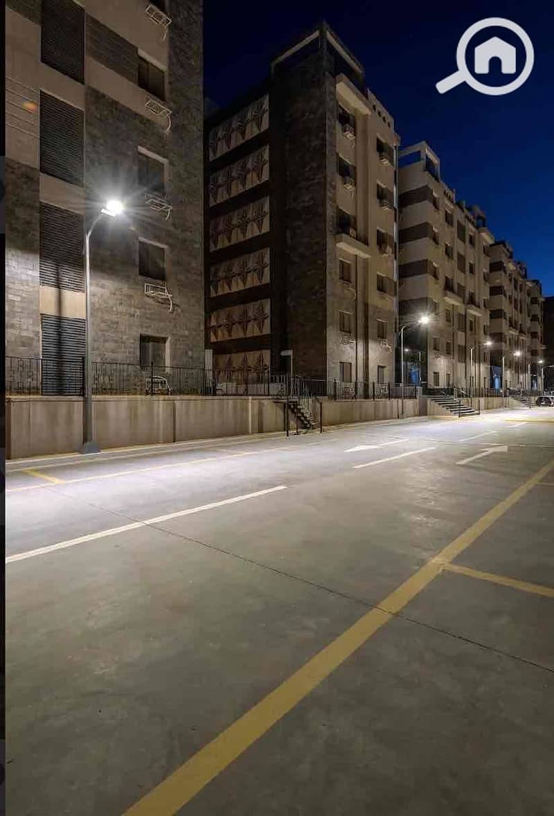 2 395dca7c-9159-4035-917a-469f45ef0236. jpg