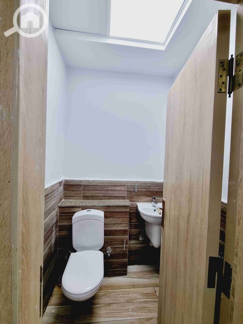 7 ٢٠٢٥٠٢١٦_١٩٠٥٣٢. jpg