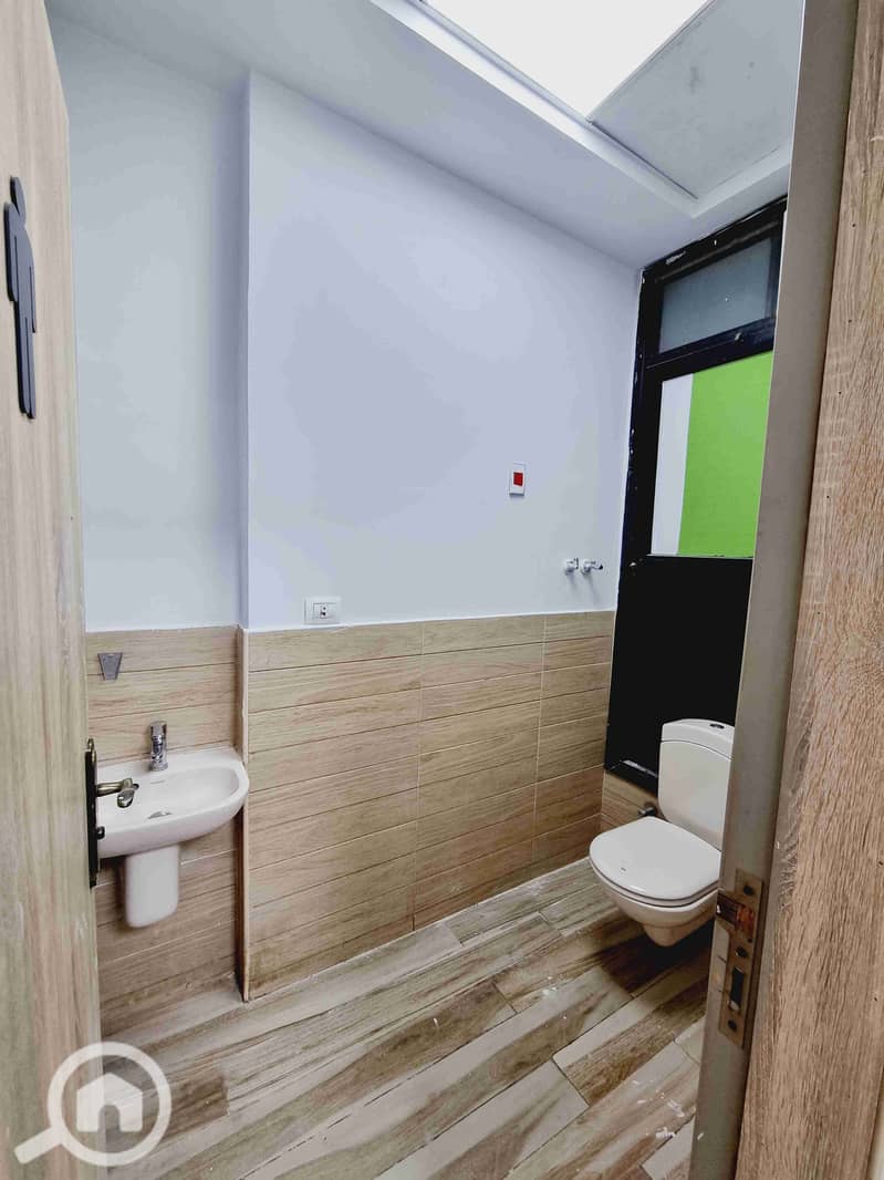 8 ٢٠٢٥٠٢١٦_١٩٠٥٣٦. jpg