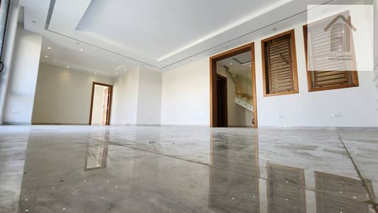 5 Bedroom Duplex for Sale in Sheikh Zayed, Giza - IMG-20250928-WA0018. jpg