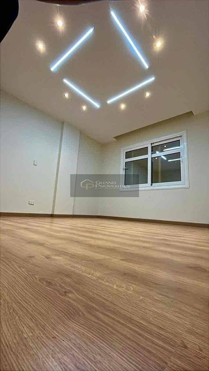 10 6fb079cb-24ed-43cc-8dae-4bd496d9a065. jpg