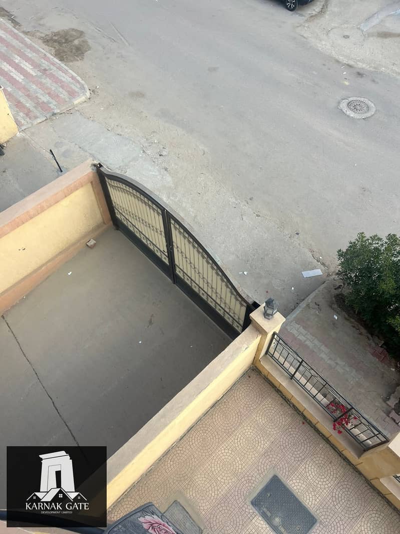 4 e6ada5ce-b2d1-4cde-b2dc-6eb14de3d046. jpg