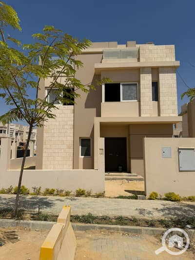 4 Bedroom Townhouse for Sale in 6th of October, Giza - 41f29e30-42bf-4e27-84a8-915abdf6632d. jpg