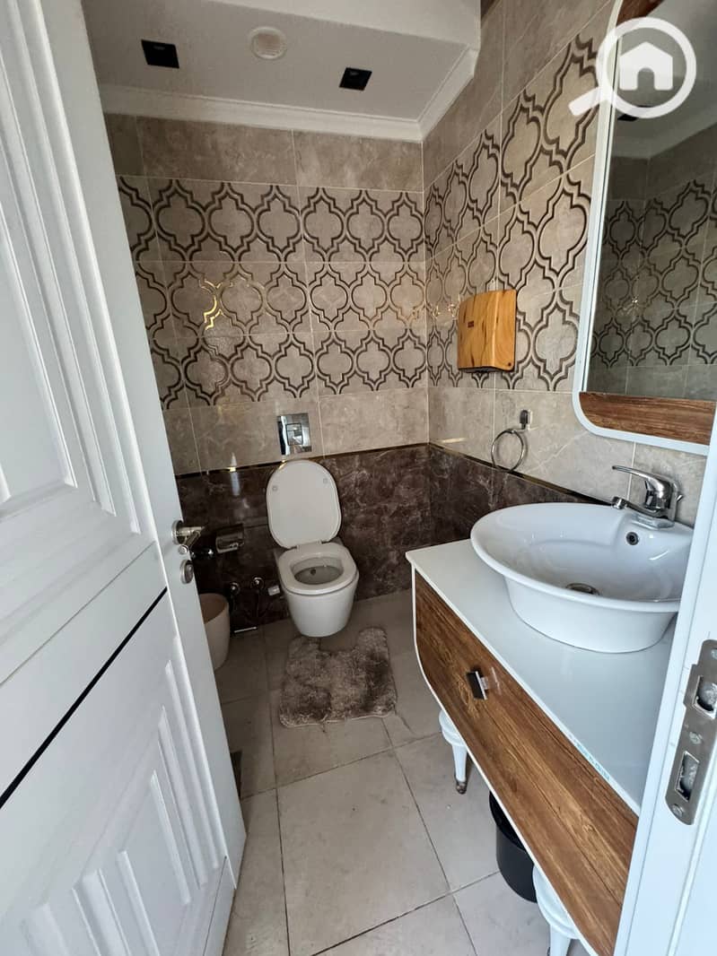 13 d5797caa-4e0c-4409-aeaa-c6be4684bb0c. jpeg