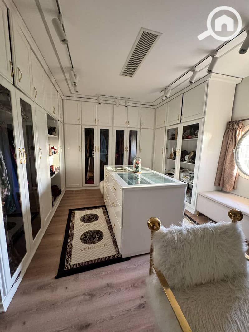 20 e237cd8c-5b60-4a42-8345-74ce202cb4da. jpeg