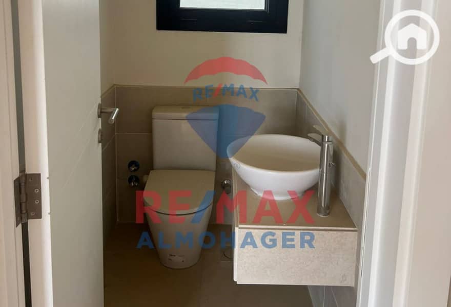 3 aa214840-0640-4852-80c0-3c4f9fc5507a. jpg