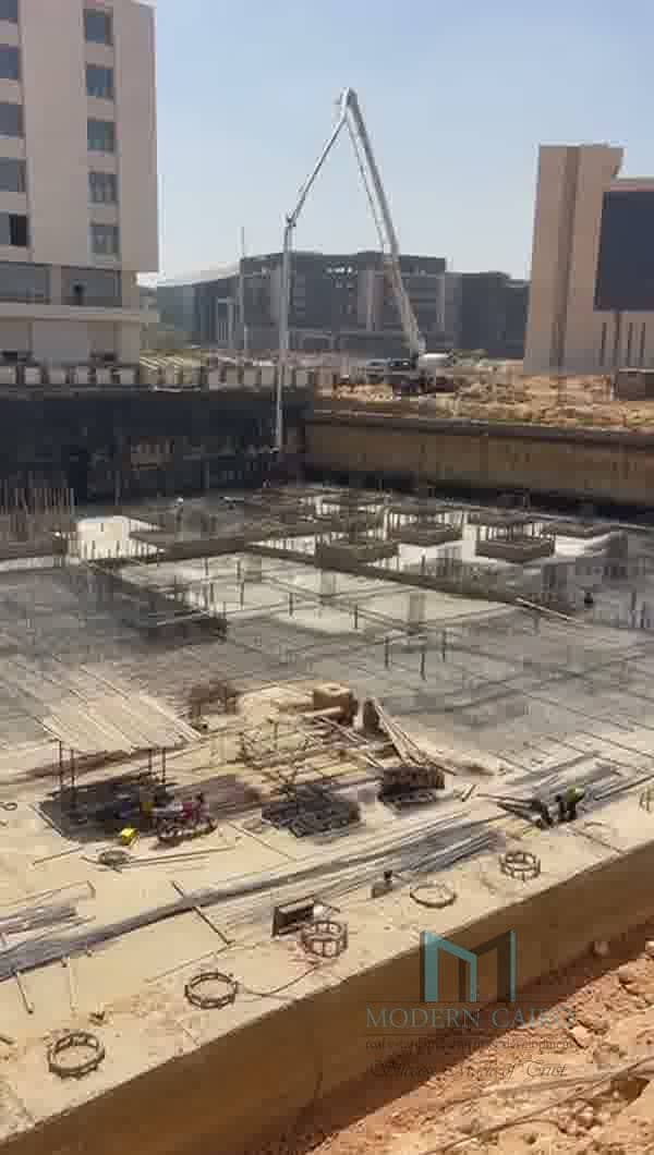 4 ezgif-frame-015. jpg