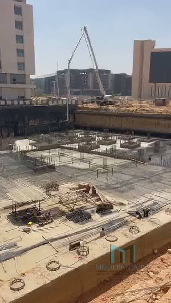 5 ezgif-frame-024. jpg