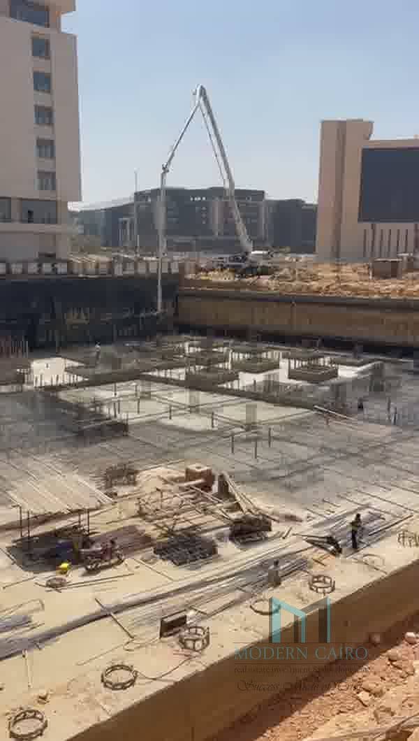 5 ezgif-frame-043. jpg