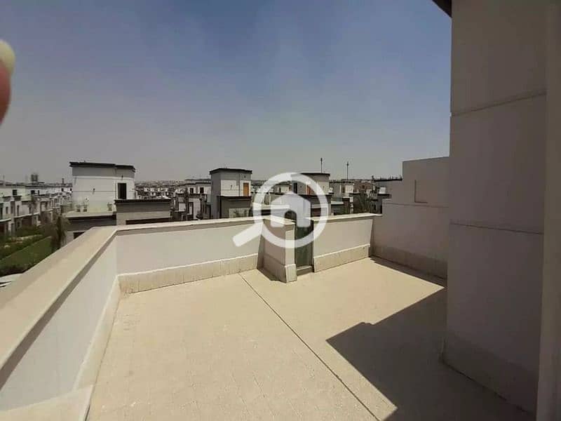 4 5d62a896-de07-40f1-b21e-331e441e2cc2. jpg