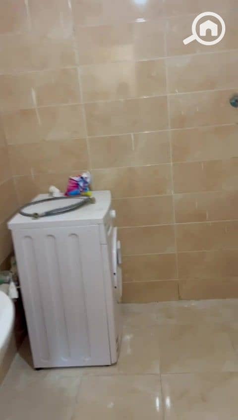 38 WhatsApp Video 2025-09-28 at 21.41. 57_a17d675f_000057. jpg