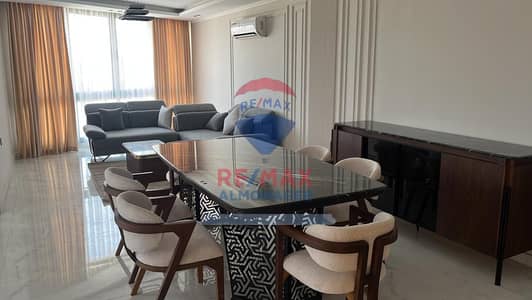 شقة 4 غرف نوم للايجار في الشيخ زايد، الجيزة - IMG-20250918-WA0108. jpg