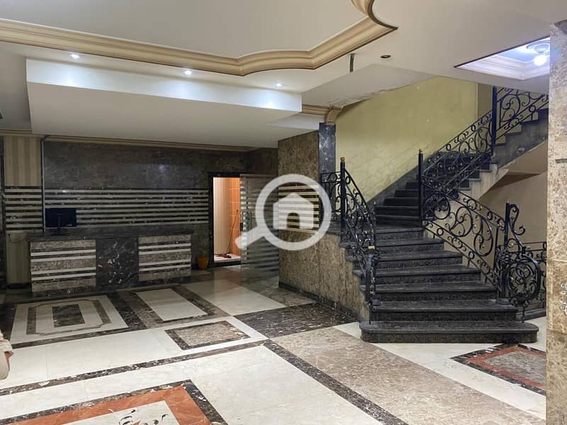 2 25f1187c-7fb9-4260-80e0-61281858bd26. jpeg