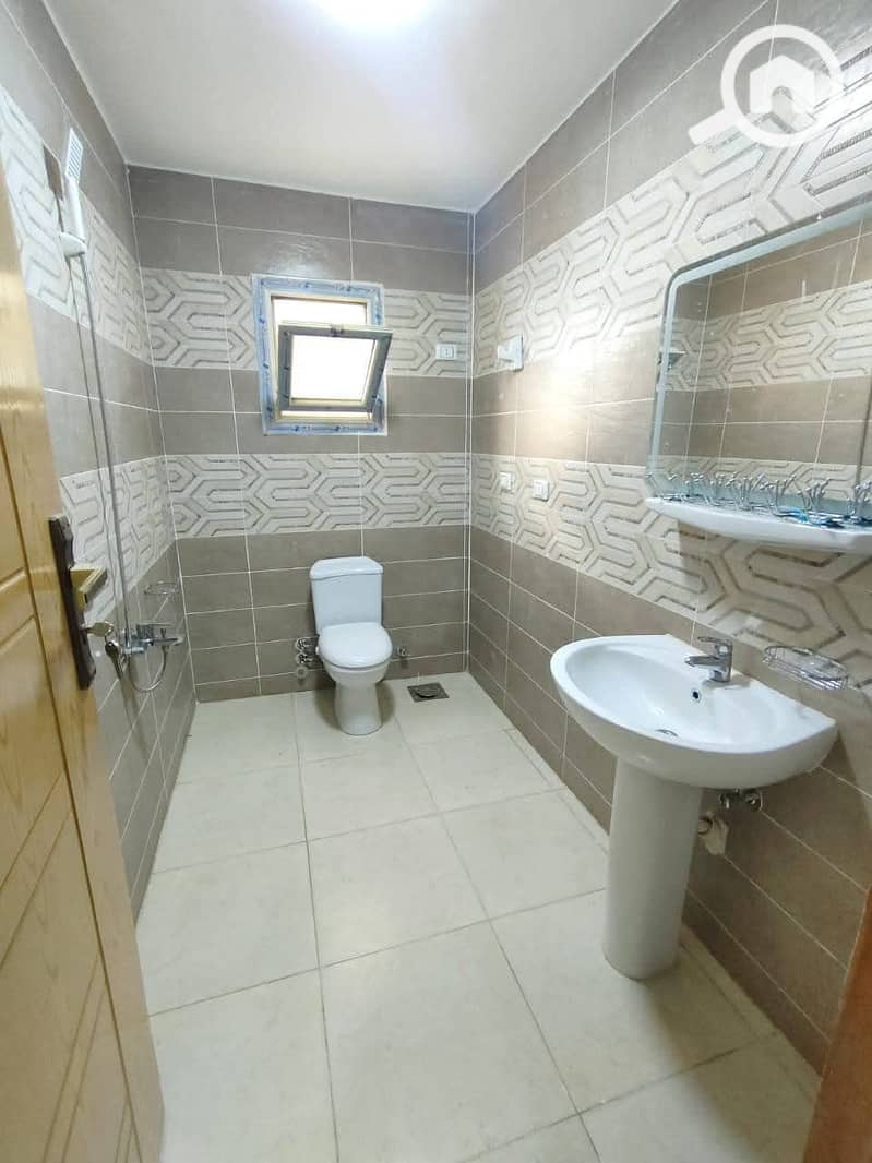 8 صورة واتساب بتاريخ 2025-09-29 في 15.30. 47_73ced39c. jpg