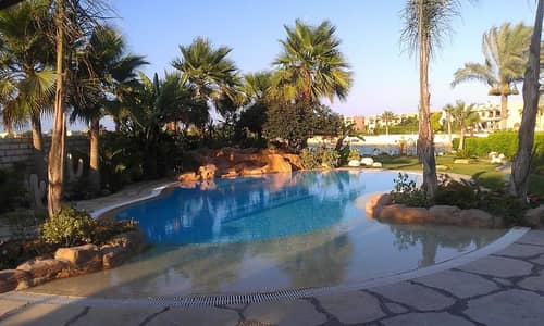 5 Bedroom Villa for Sale in North Coast, Matruh - فيلا للبيع بمارينا ٦ - على البحيرة الصخرية مباشرة