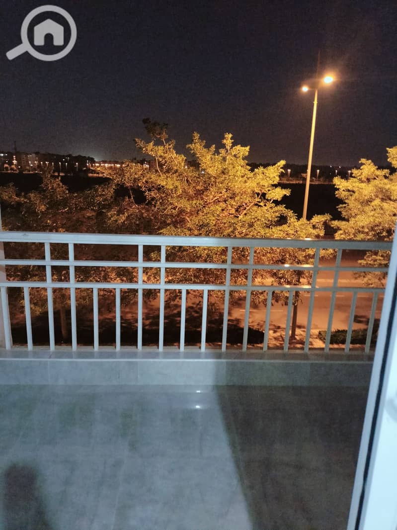 12 1000810791. jpg