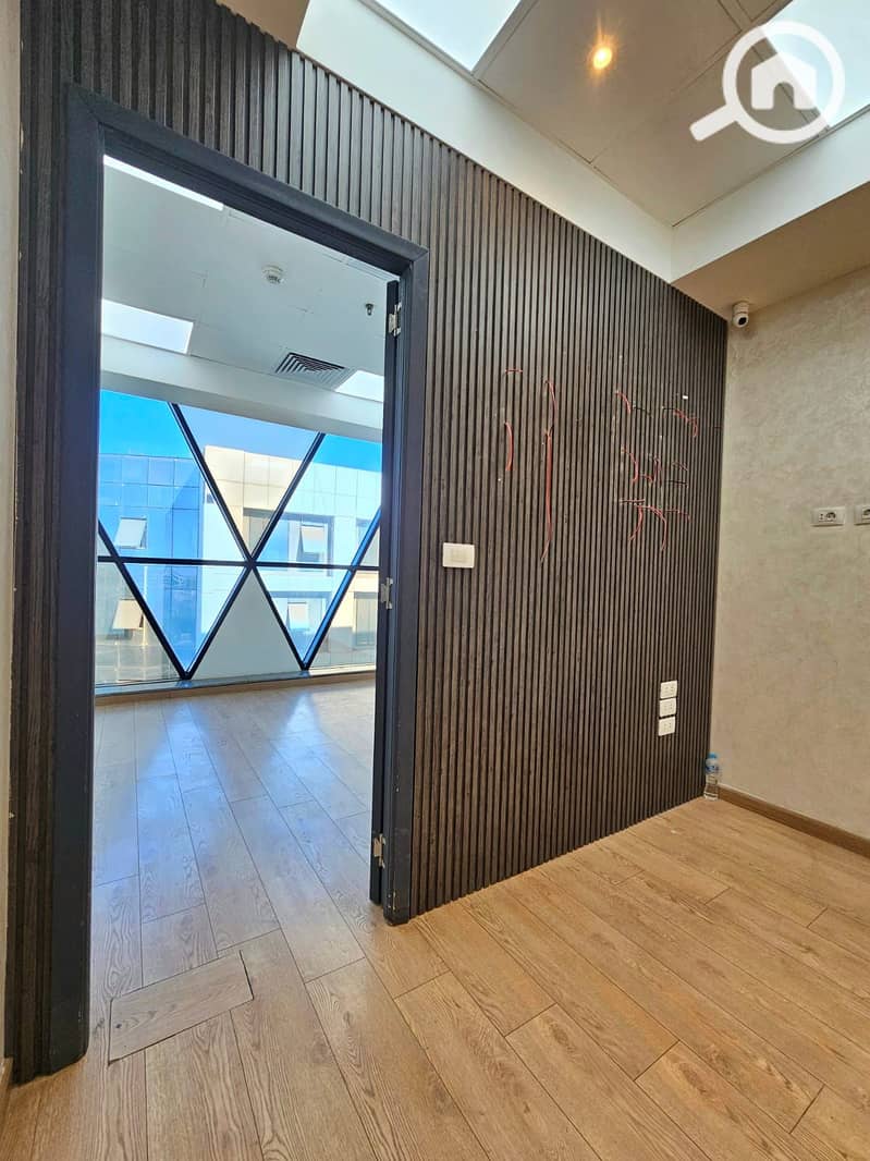 6 1b61310b-c341-453a-8c76-d040a3ea0e3b. jpeg