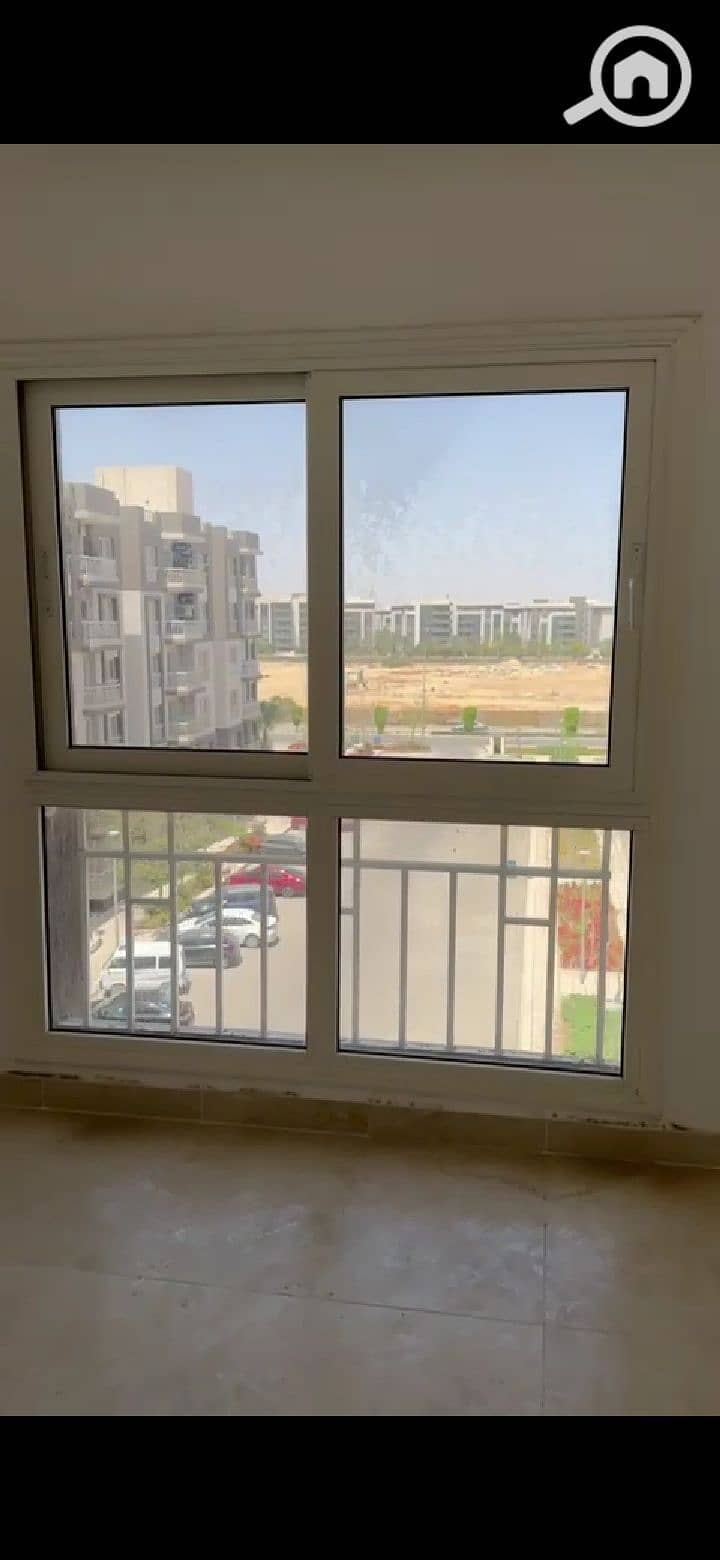 4 Screenshot_20250929_232643_com. whatsapp. w4b. jpg